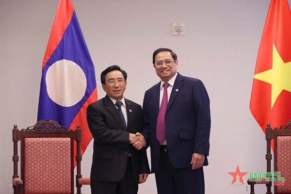 Thủ tướng Phạm Minh Chính gặp Thủ tướng Lào Phăn-Khăm Vị-pha-văn và tiếp xúc song phương một số lãnh đạo ASEAN